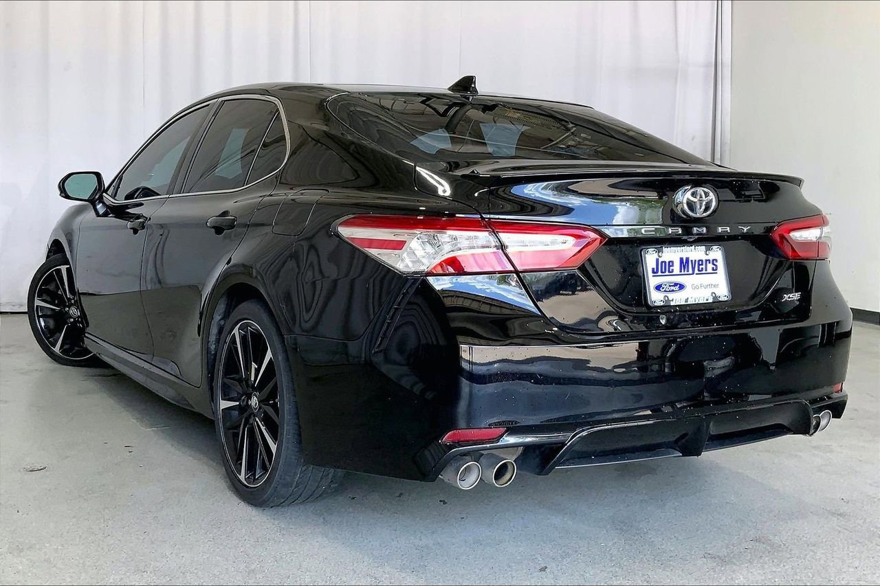 Used 2020 Toyota Camry XSE image 5