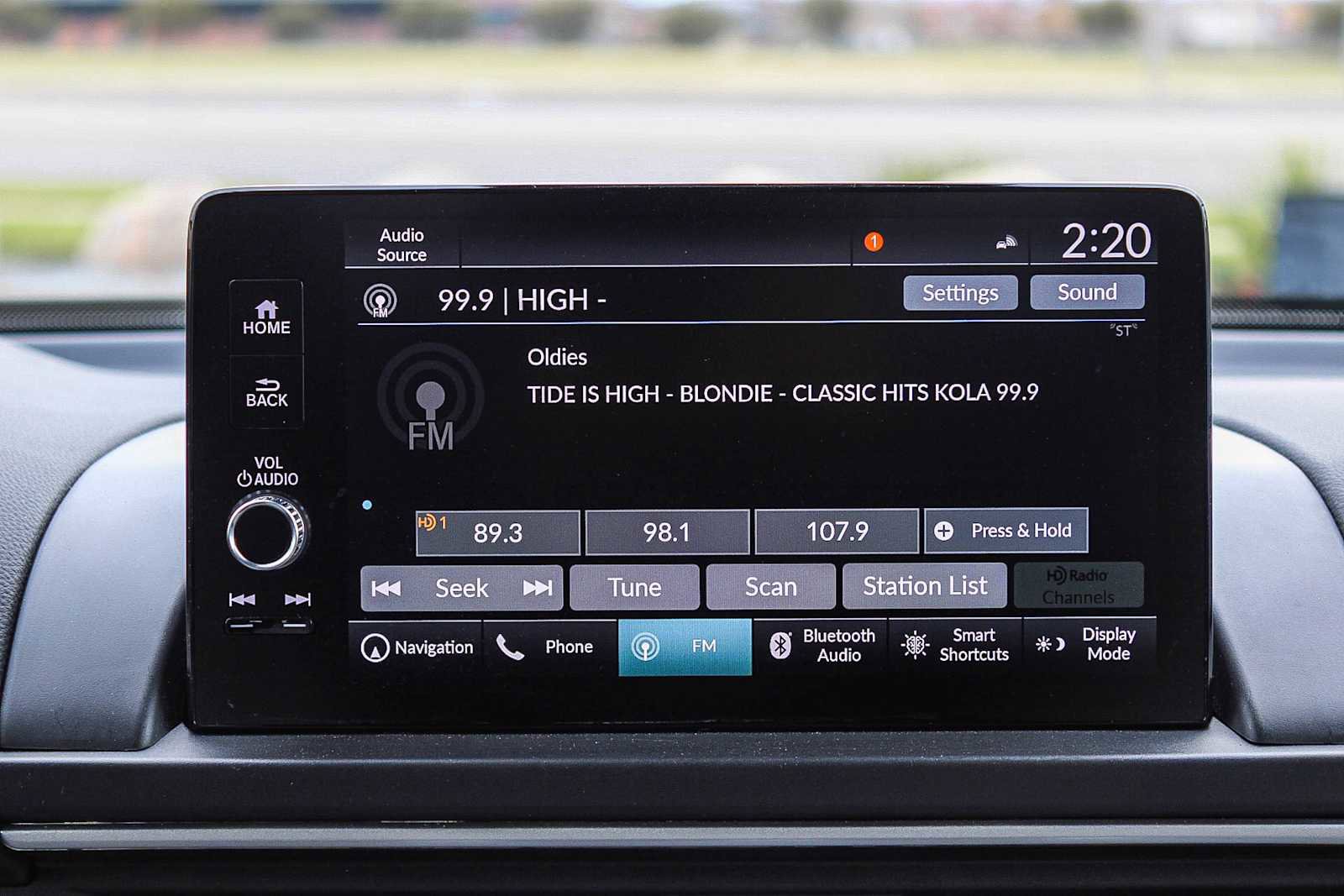 Certified 2025 Honda Pilot Touring image 14