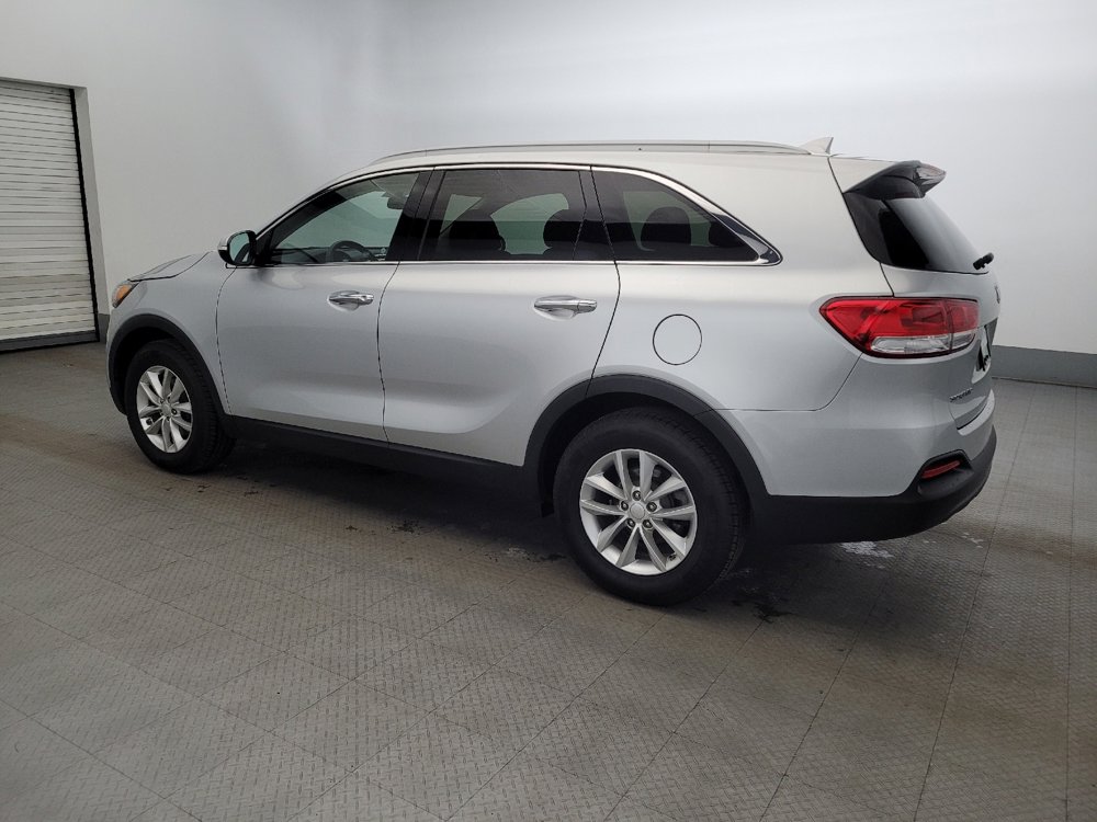 Used 2018 Kia Sorento LX image 3