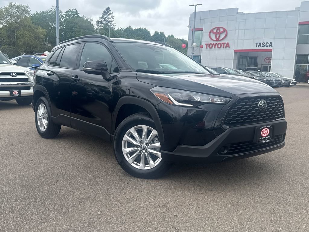 Used 2023 Toyota Corolla Cross LE w/ Moonroof Package