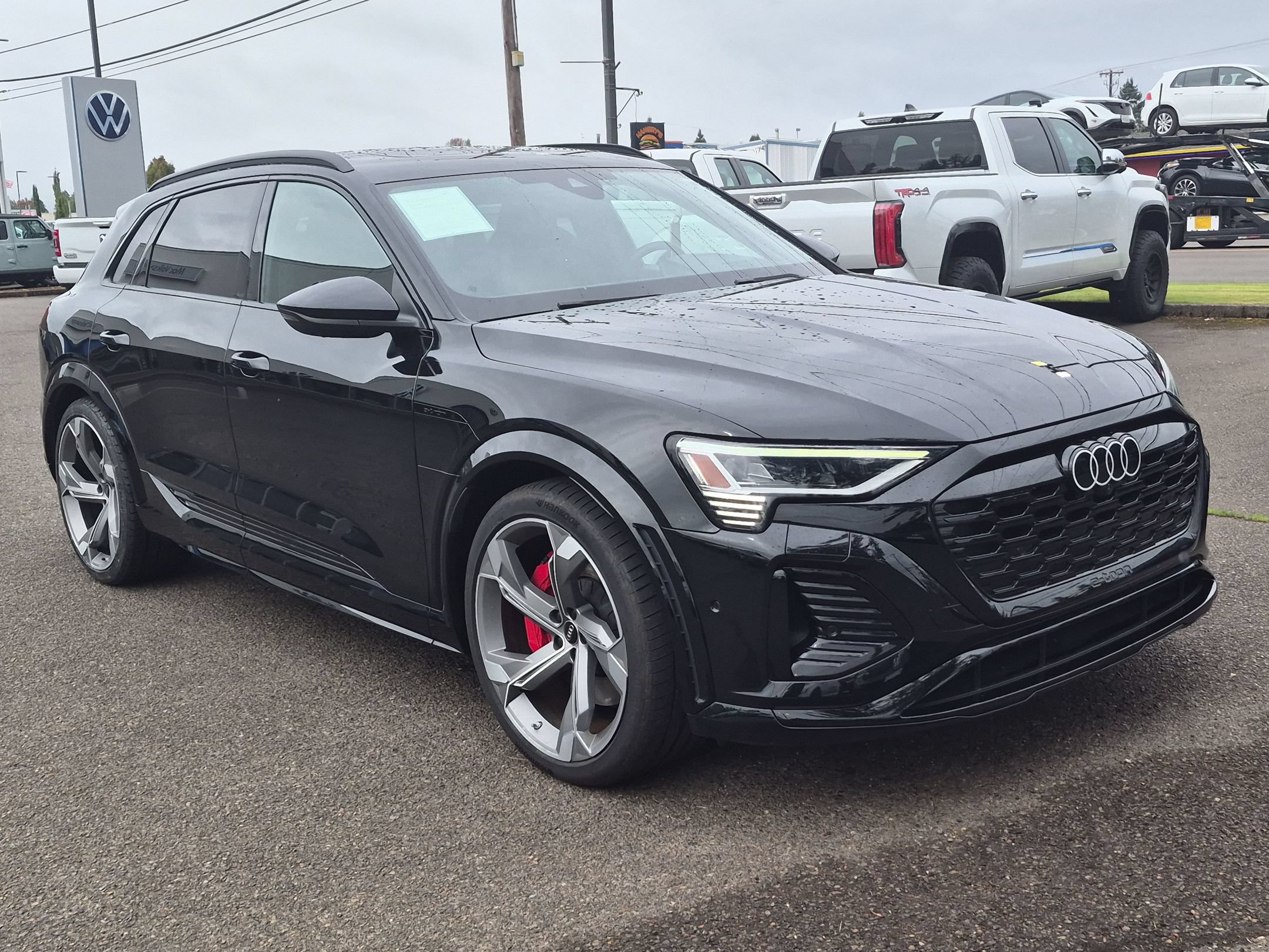 Used 2024 Audi Q8 e-tron Prestige w/ Prestige Package AWD/4WD image 7