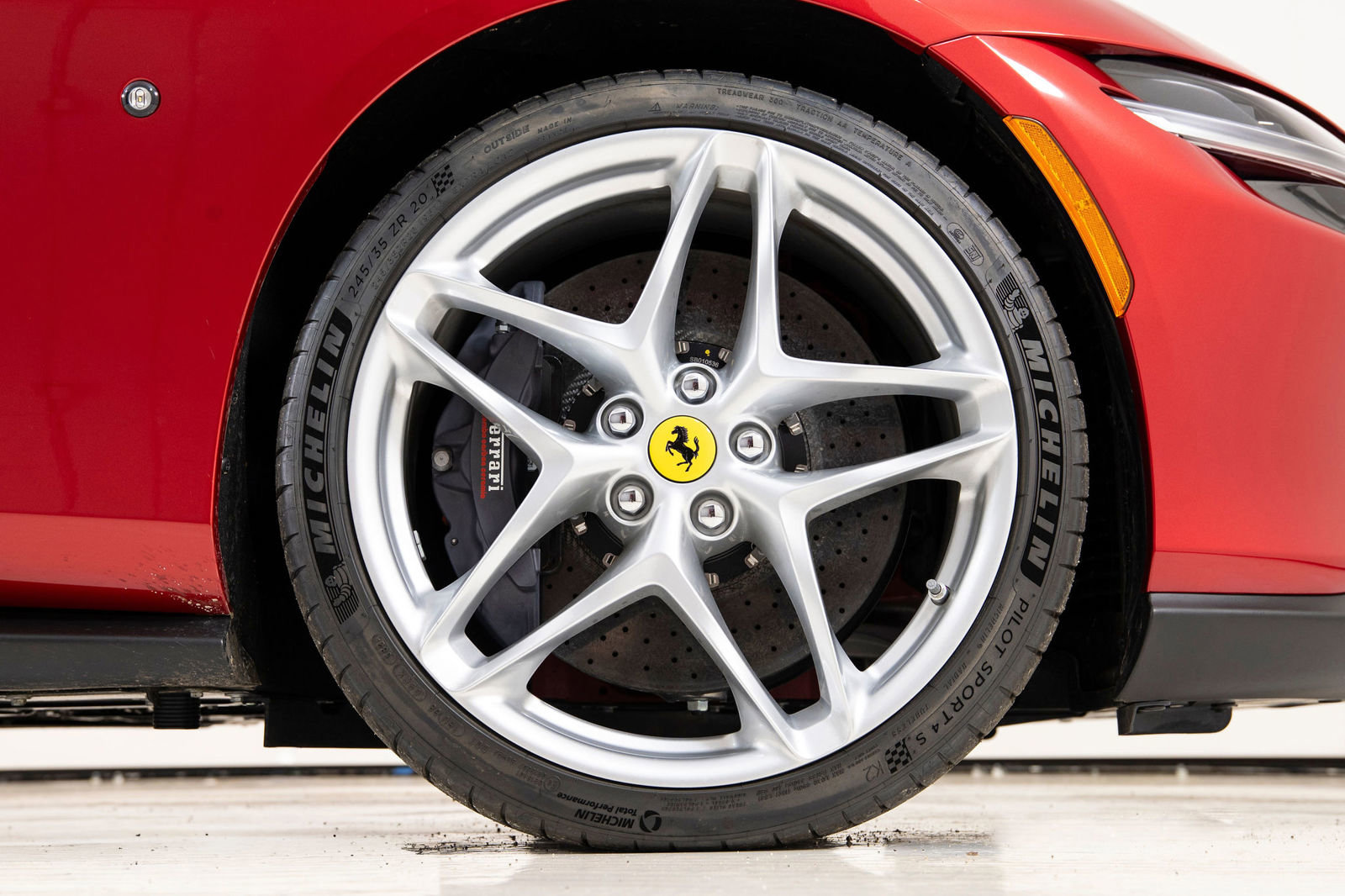 Certified 2025 Ferrari Roma Spider RWD image 19