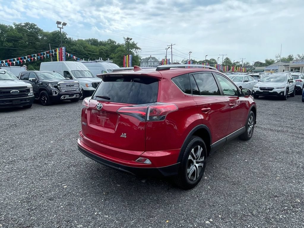 Used 2016 Toyota RAV4 LE AWD/4WD image 5