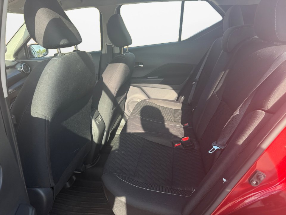 Used 2022 Nissan Kicks SV w/ Interior Electronics Package FWD image 13