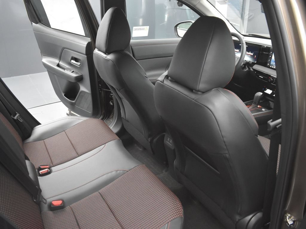 New 2026 Nissan Kicks SR w/ Illumination Package FWD image 18