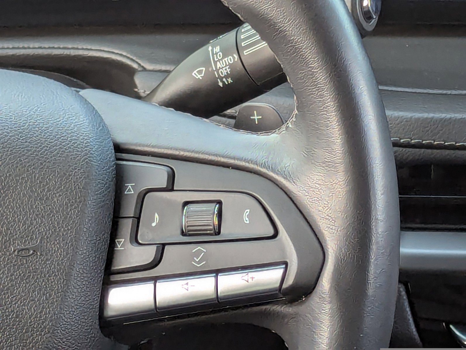 Certified 2024 Cadillac XT4 Premium Luxury image 24