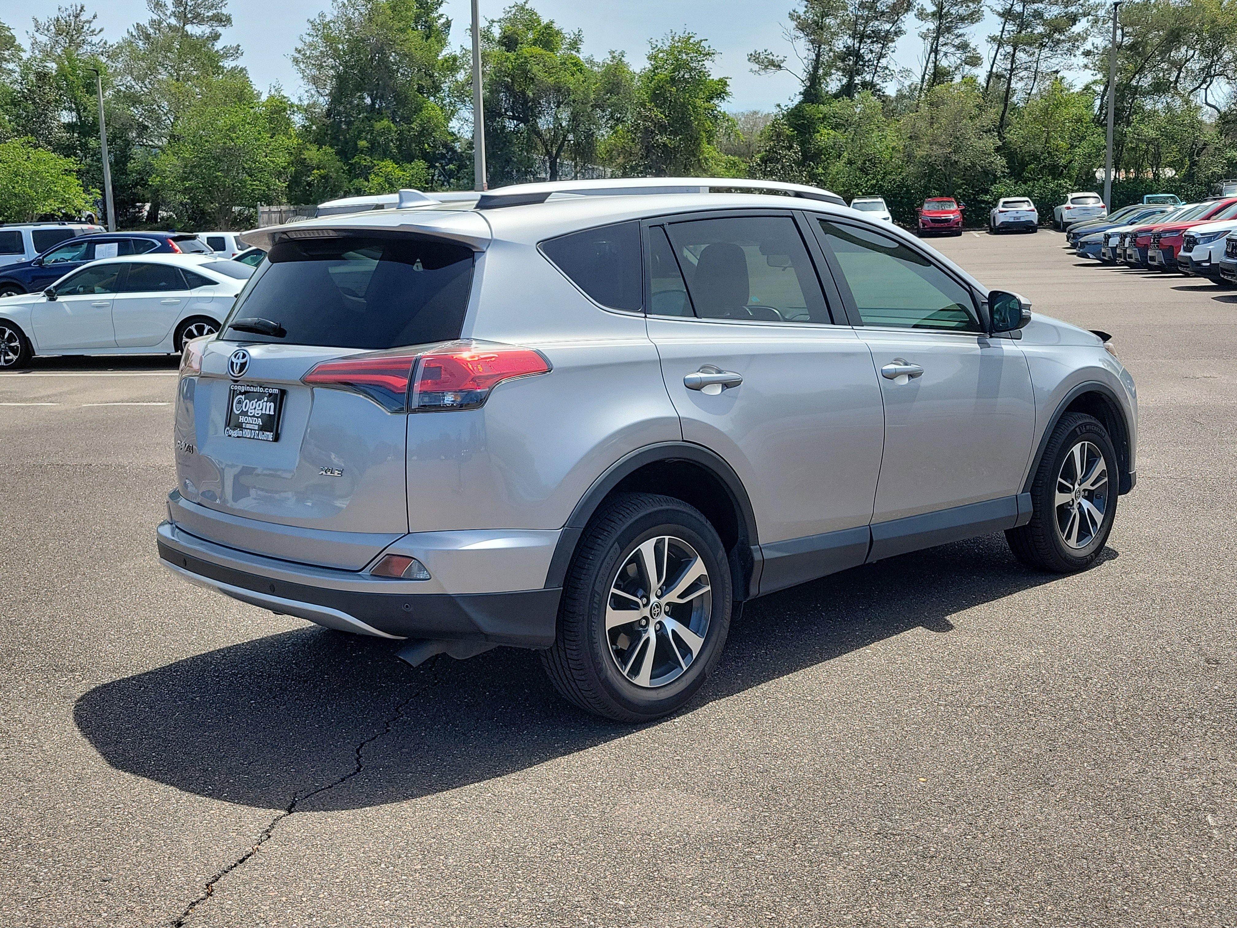 Used 2016 Toyota RAV4 XLE w/ Convenience Package image 5