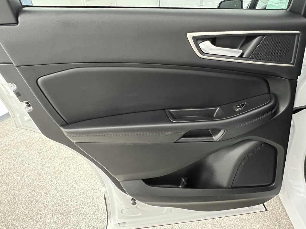 Used 2024 Ford Edge SEL image 49