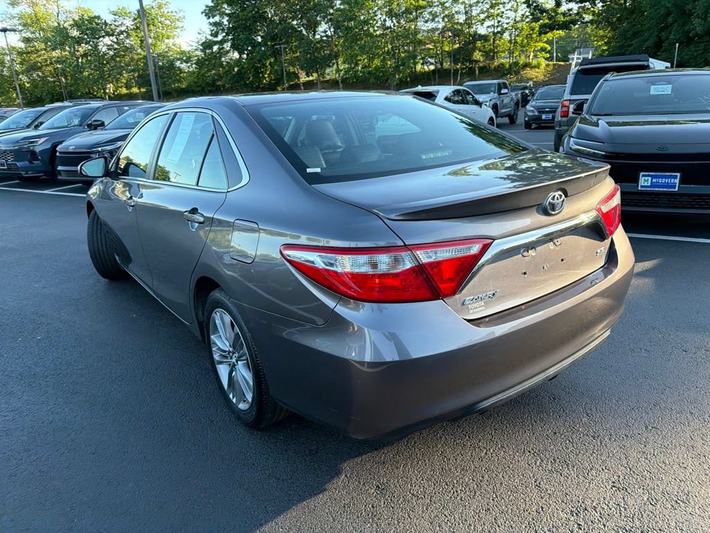 Used 2015 Toyota Camry SE FWD image 7