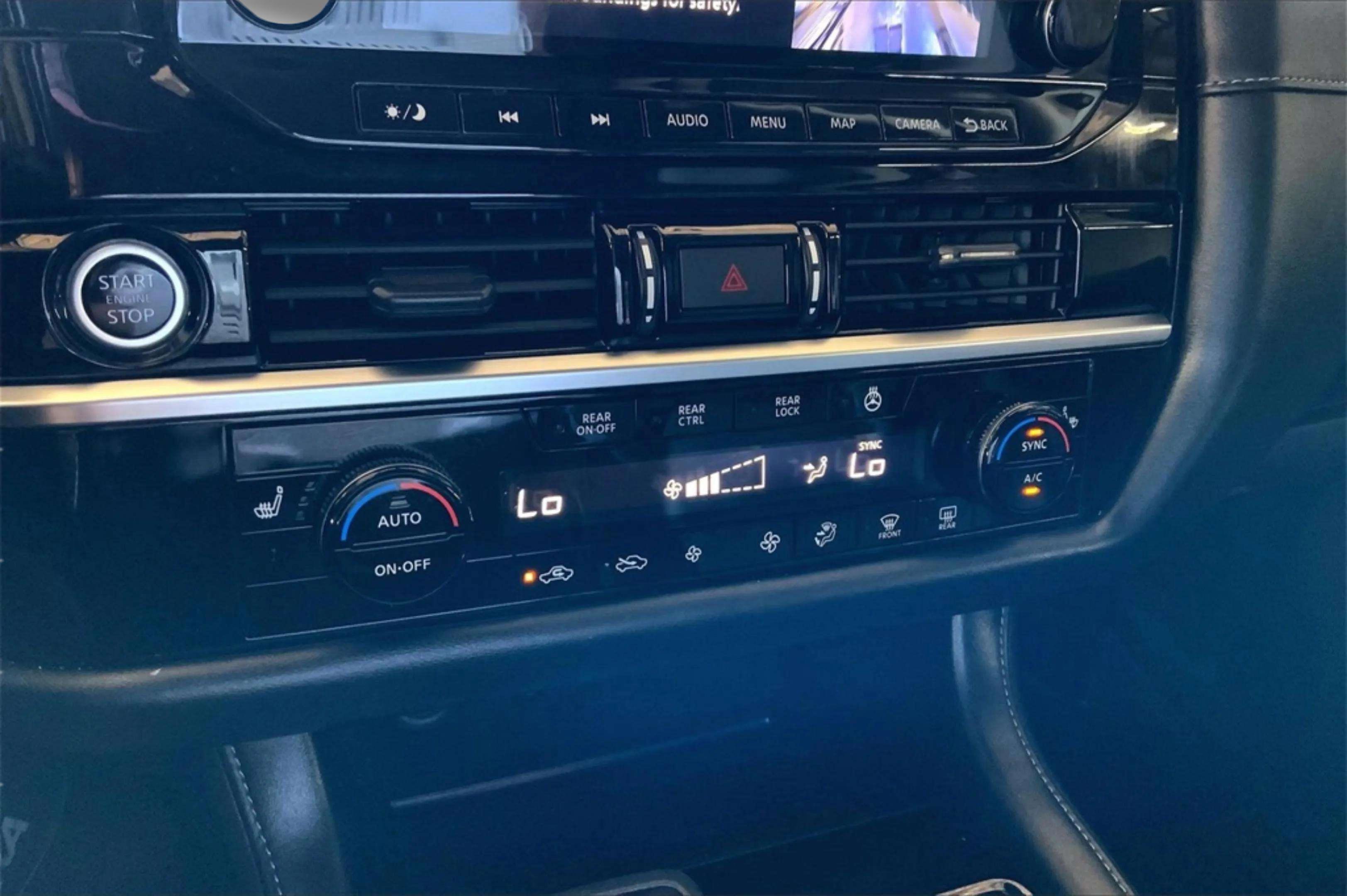 Used 2023 Nissan Pathfinder SL image 7