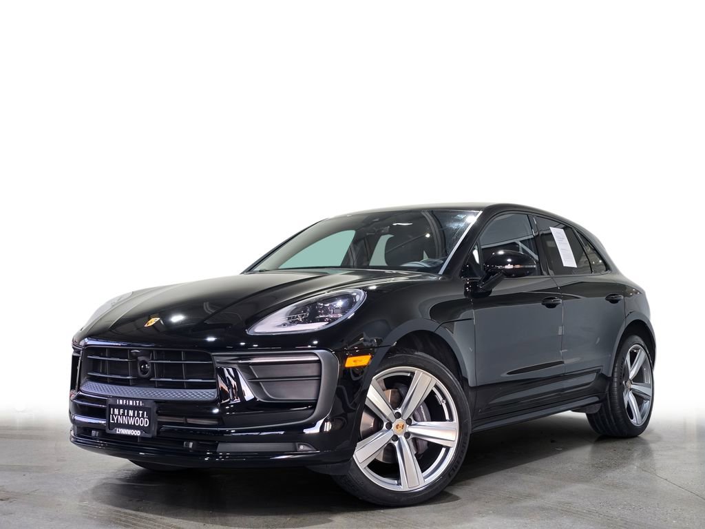 Used 2024 Porsche Macan image 1