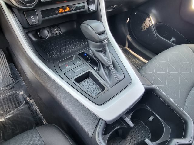 Used 2024 Toyota RAV4 XLE FWD image 15