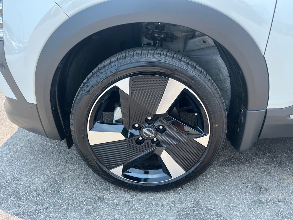 Certified 2026 Nissan Kicks SR FWD image 29