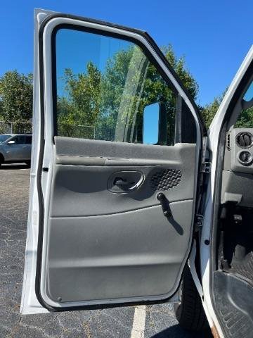 Used 2011 Ford E-450 and Econoline 450 Super Duty RWD image 17