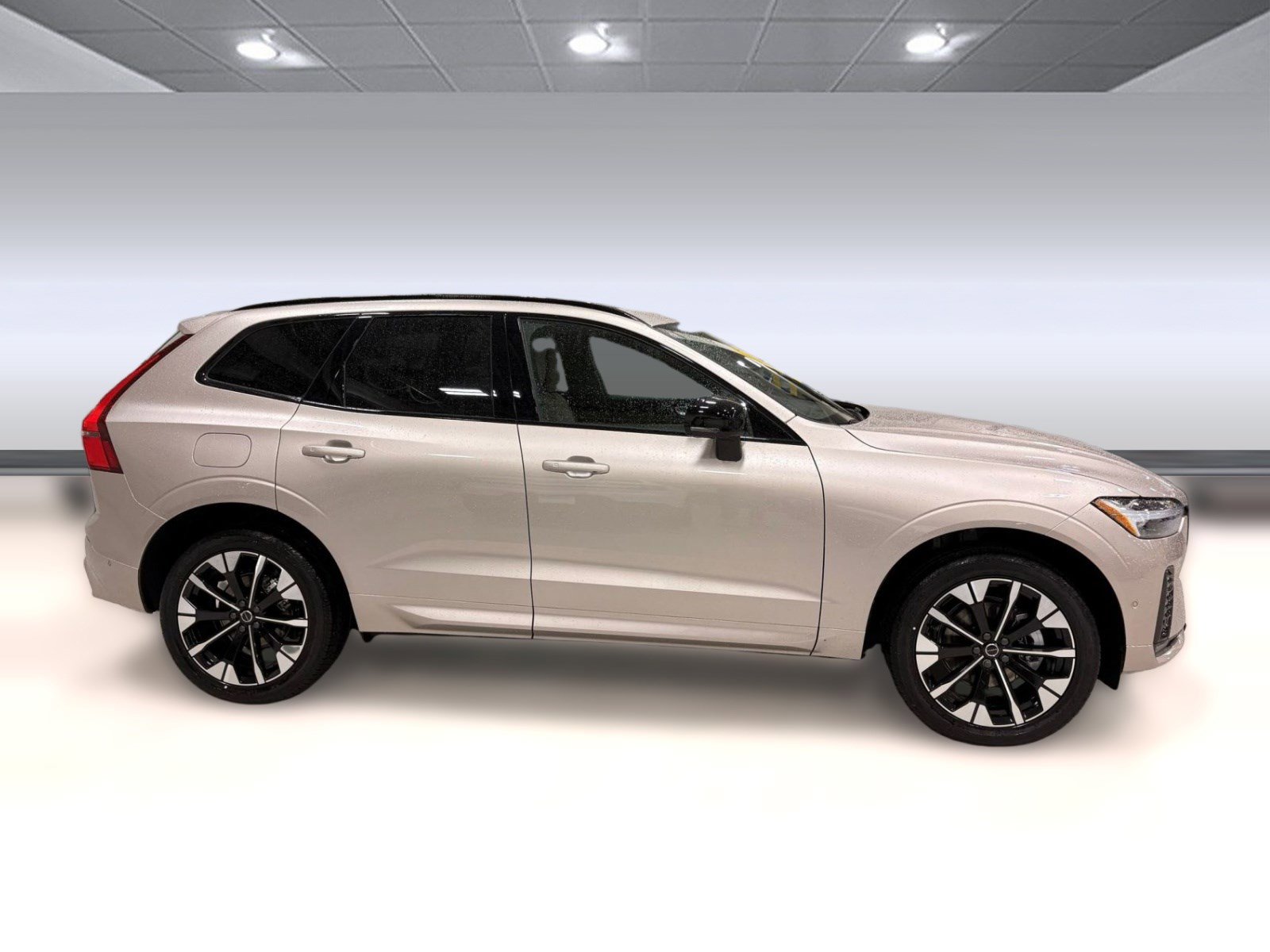 Certified 2026 Volvo XC60 B5 Plus w/ Protection Package Premier image 8