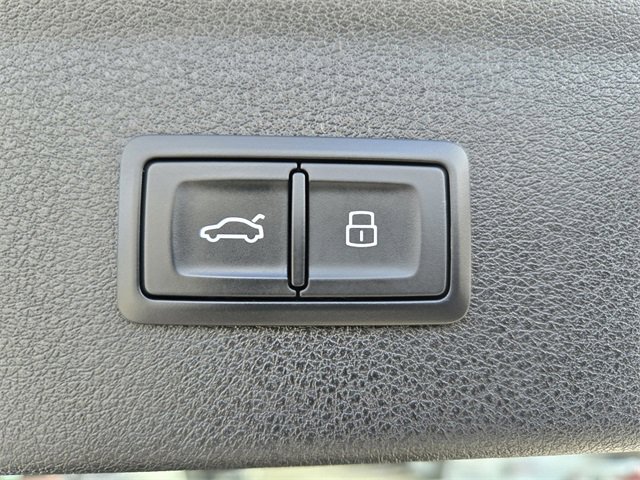 Used 2016 Audi Q3 2.0T Premium Plus w/ Technology Package image 11