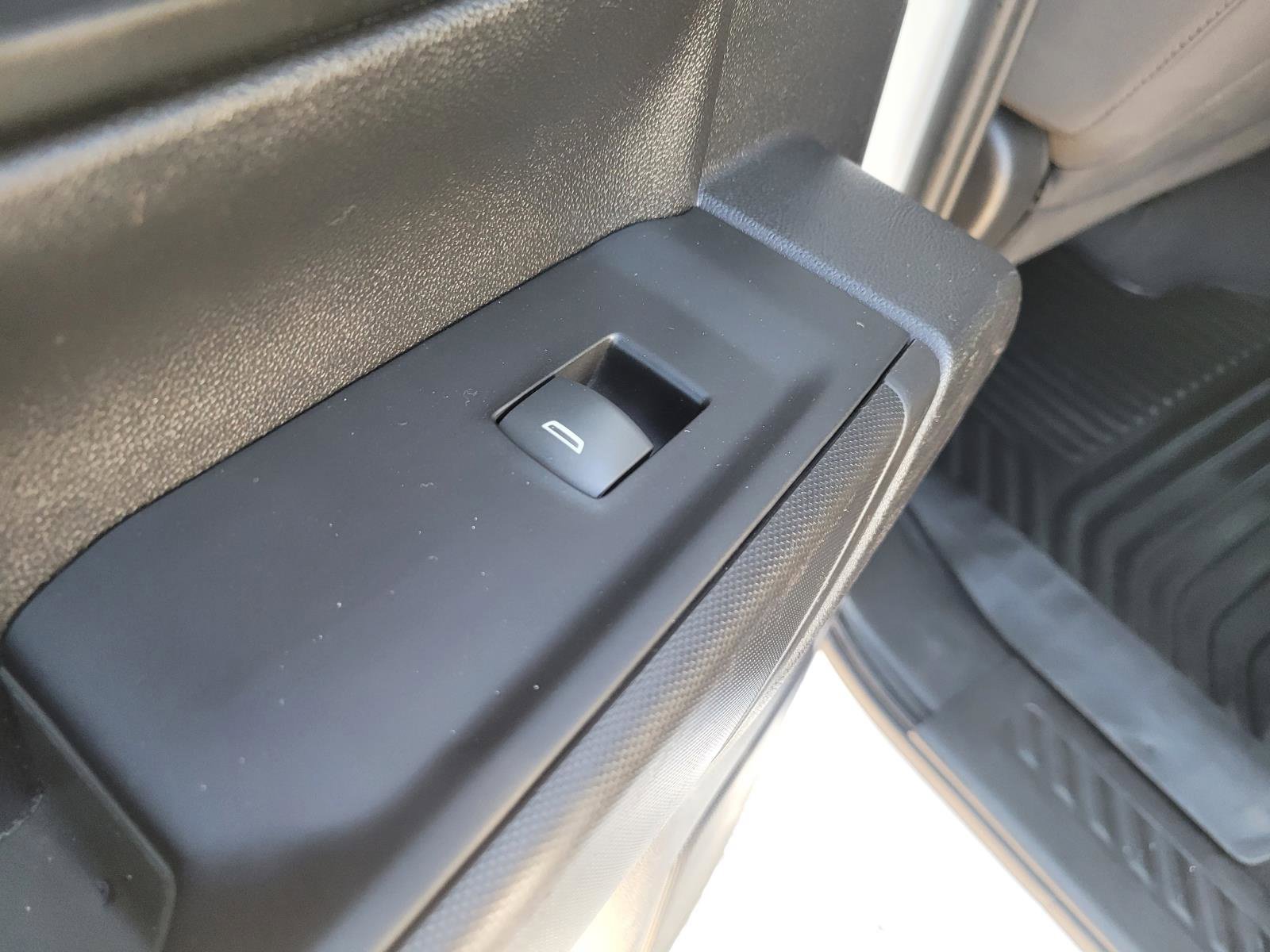 Used 2022 Chevrolet Silverado 1500 LT RWD image 16