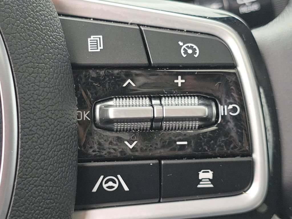 Used 2024 Kia Carnival SX Prestige FWD image 33