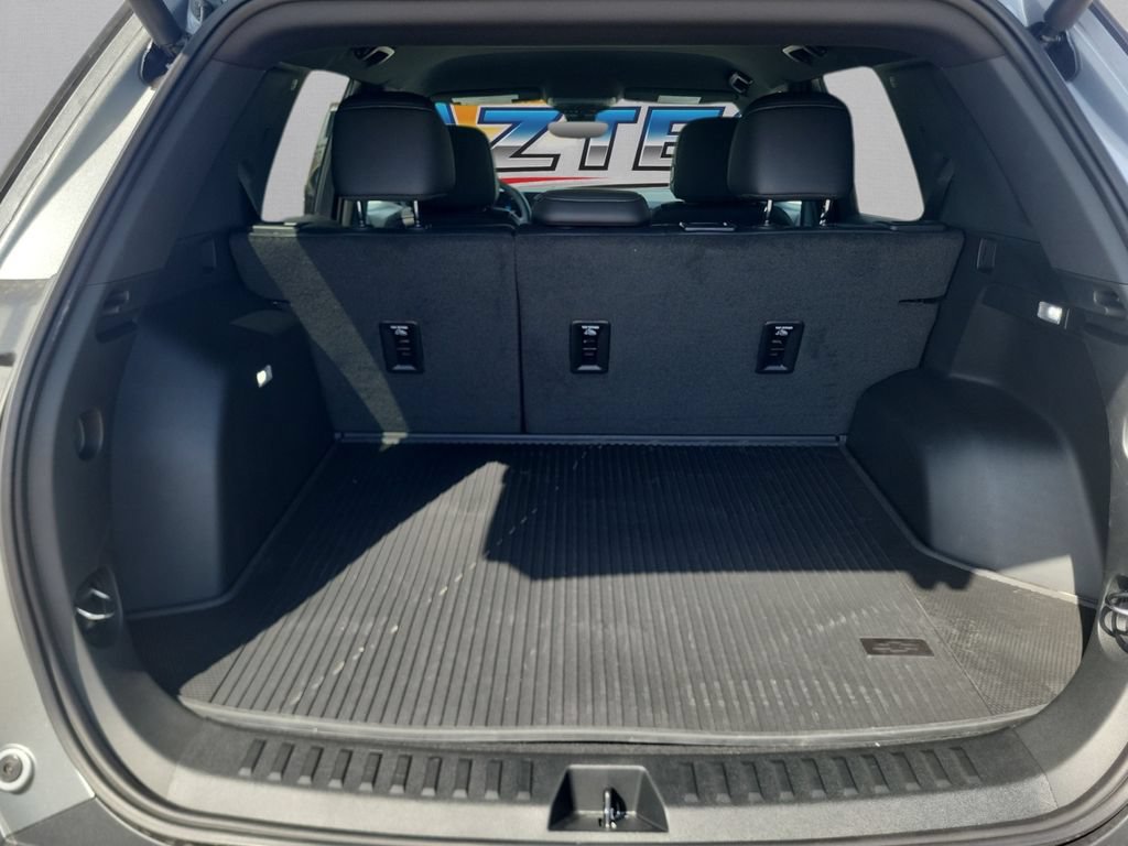 New 2027 Chevrolet Equinox LT w/ Convenience Package II FWD image 23