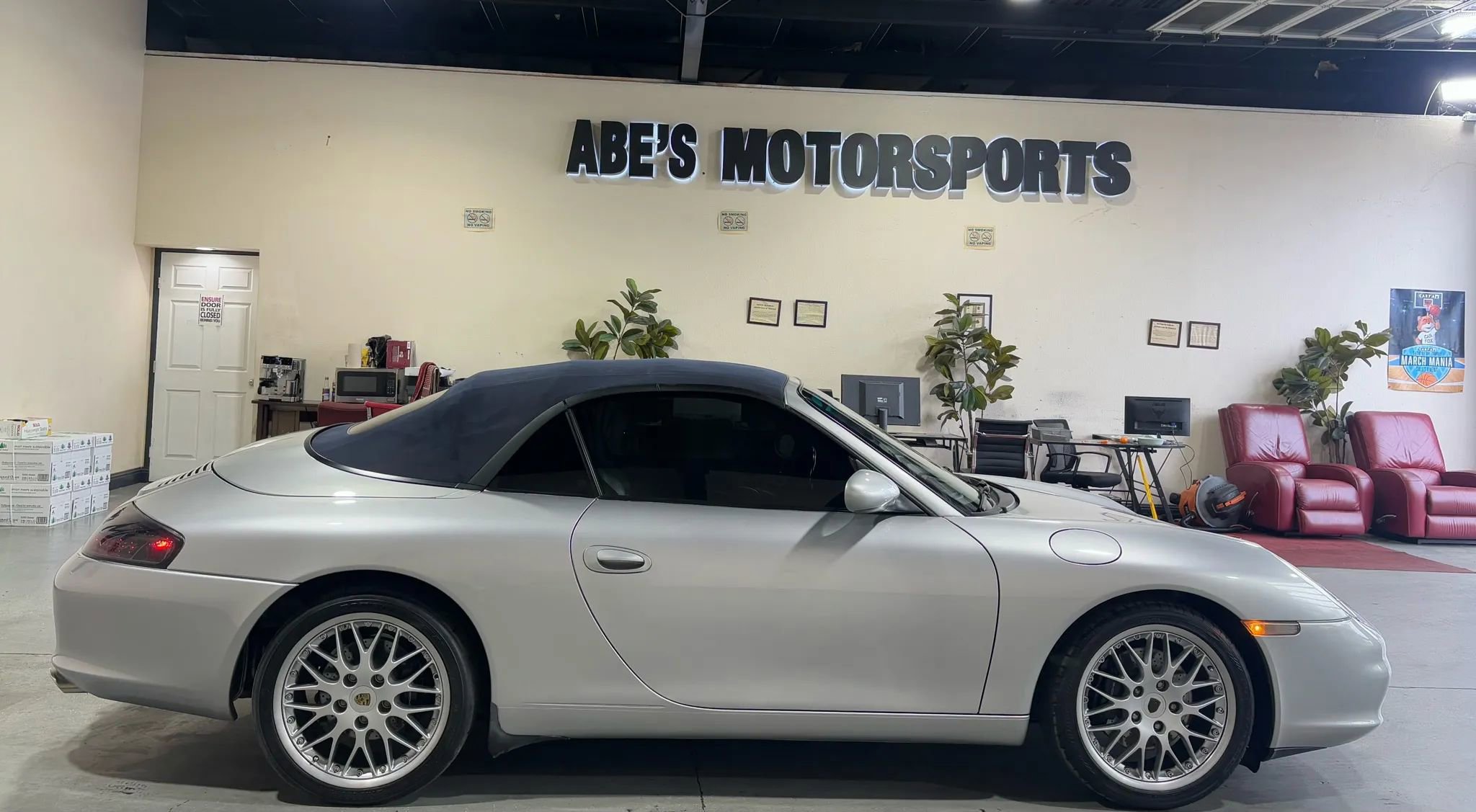 Used 2004 Porsche 911 Carrera image 7