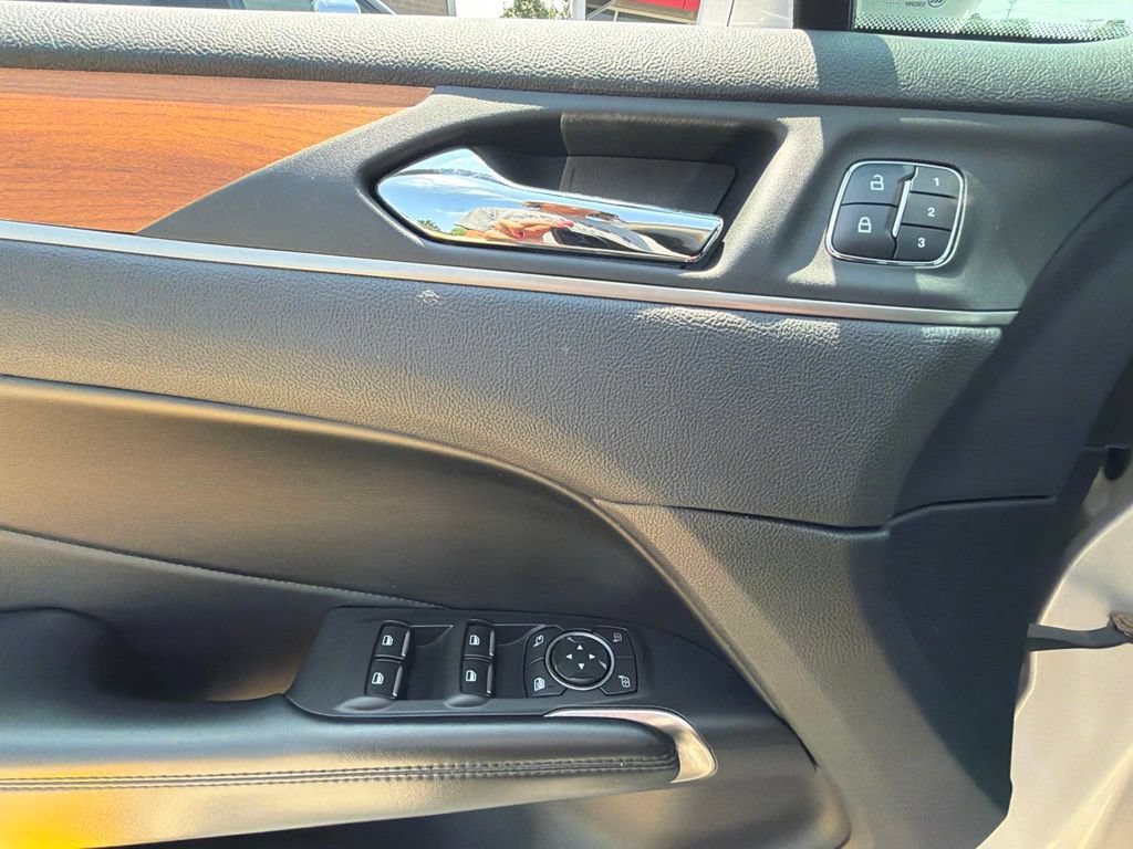 Used 2017 Lincoln MKC Select AWD/4WD image 12