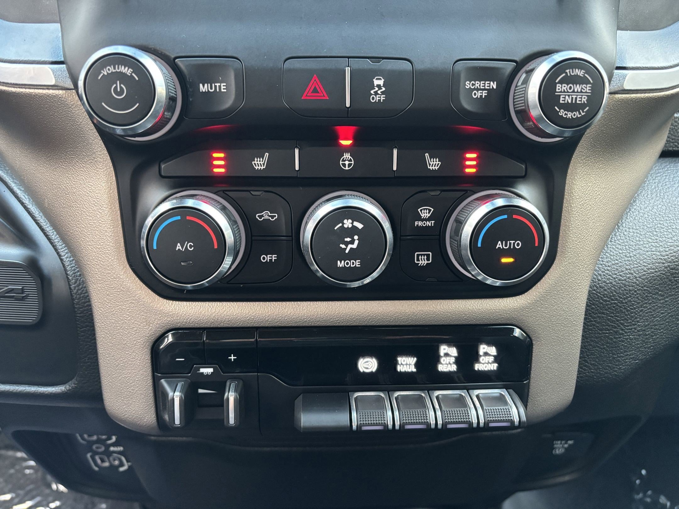 Used 2020 RAM 2500 Laramie image 36