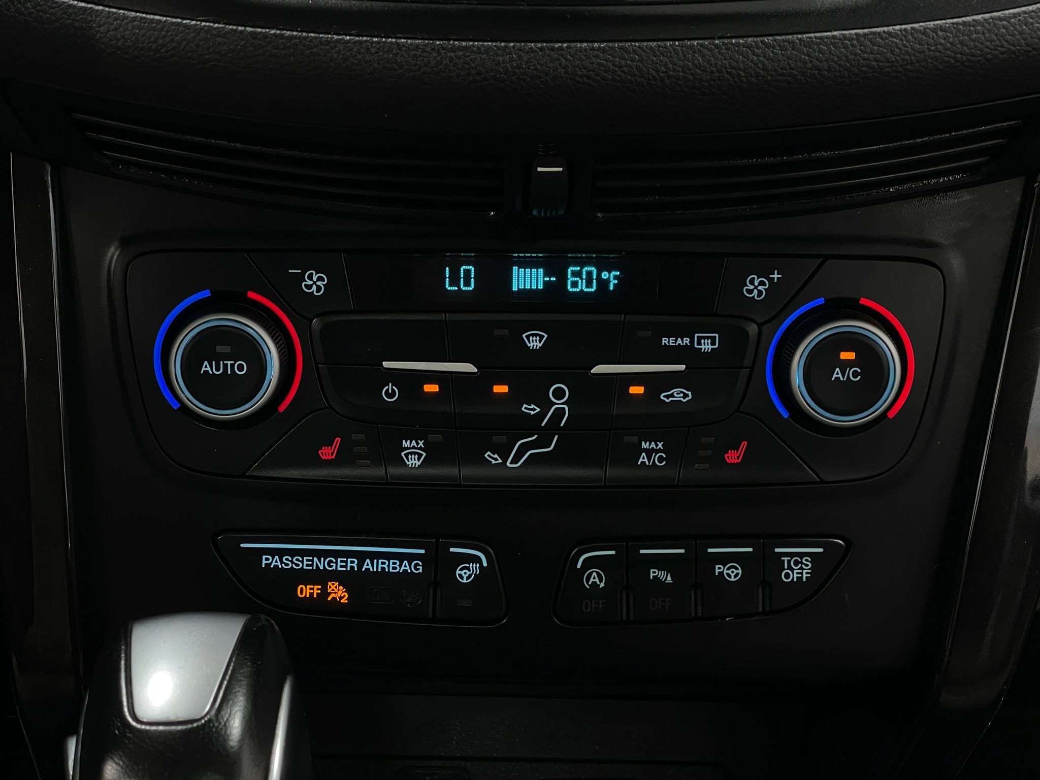 Used 2019 Ford Escape Titanium FWD image 25