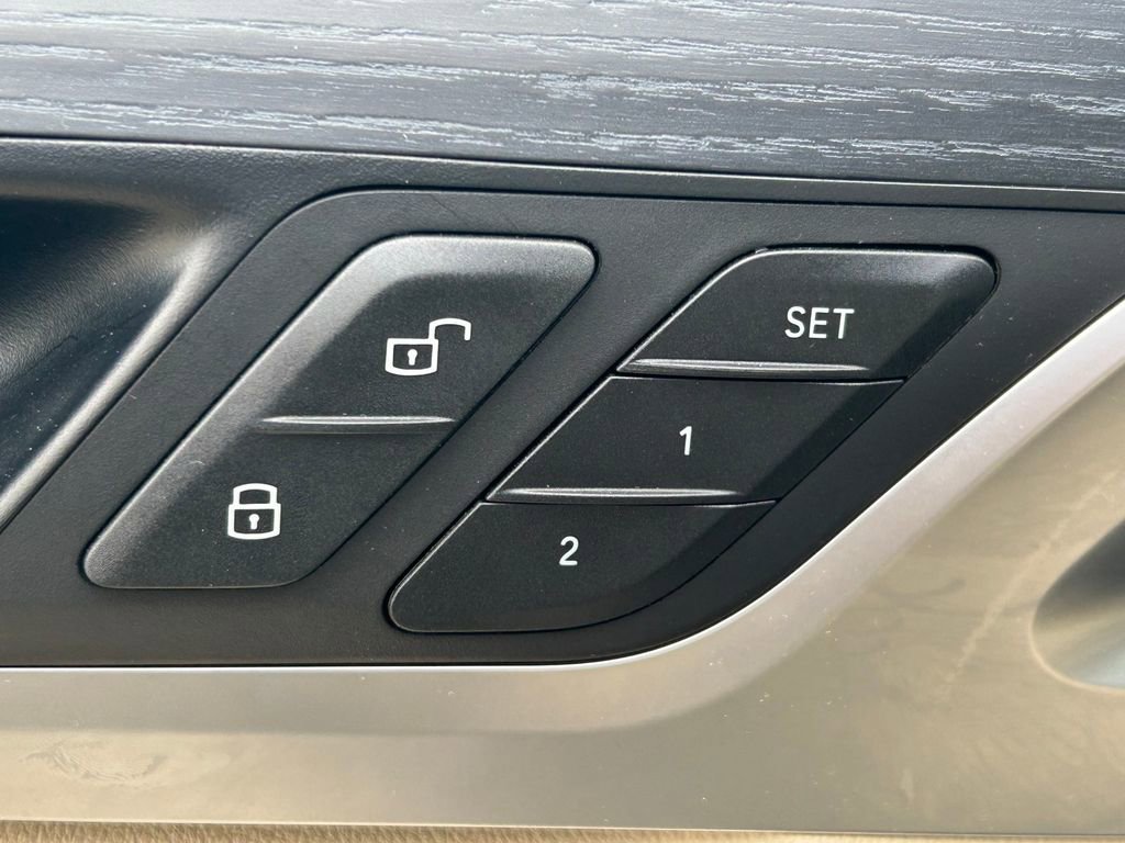 Used 2025 BMW X4 xDrive30i image 27