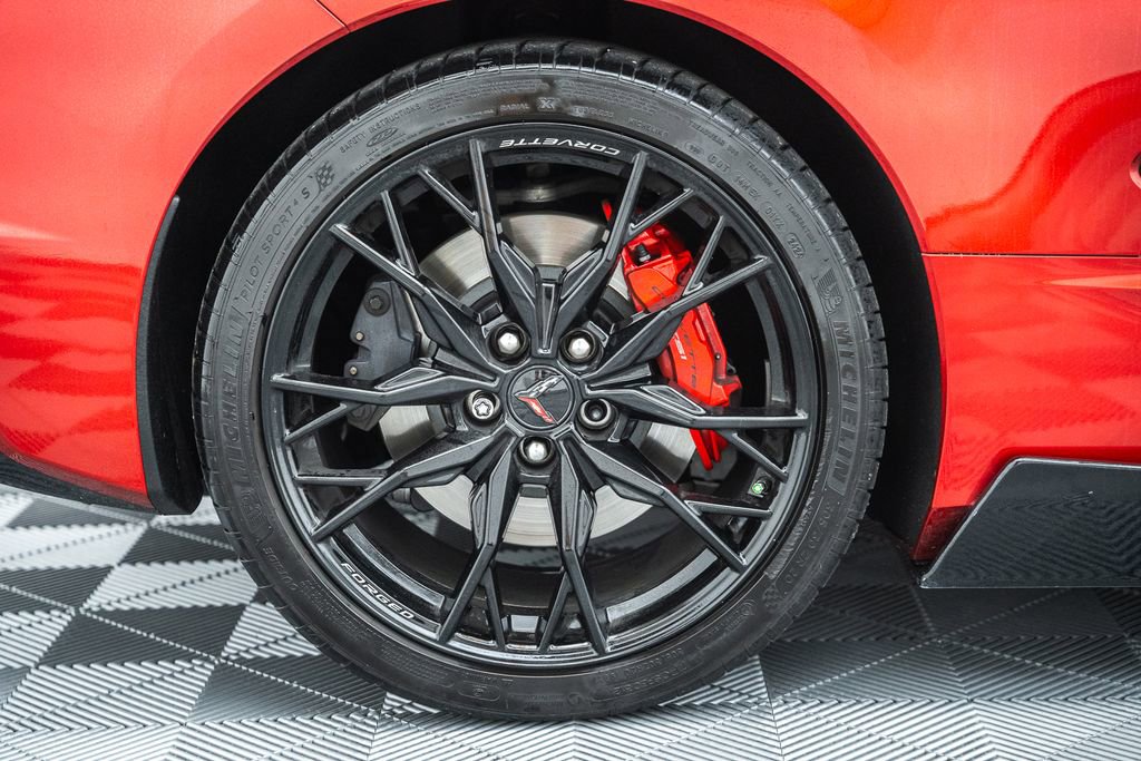 Used 2024 Chevrolet Corvette Stingray Premium Cpe w/ Z51 Performance Package image 18
