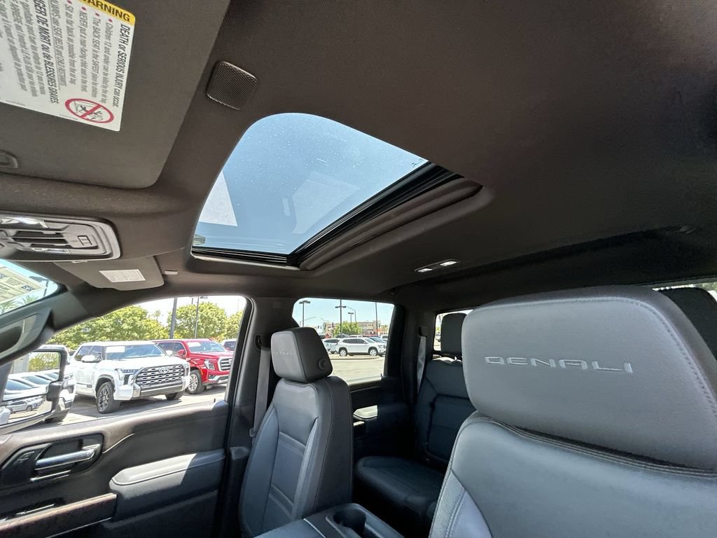 Used 2022 GMC Sierra 3500 Denali AWD/4WD image 19