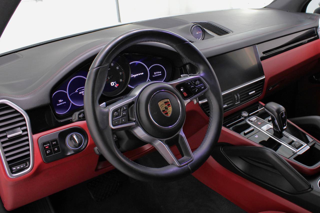 Used 2021 Porsche Cayenne image 32