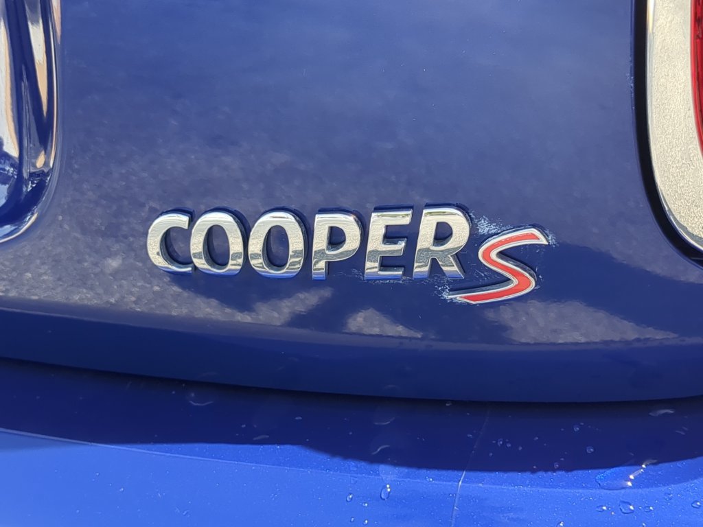 Used 2019 MINI Cooper S w/ Signature Upholstery Package FWD image 10