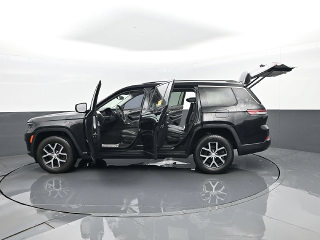 Used 2023 Jeep Grand Cherokee L Limited AWD/4WD image 36