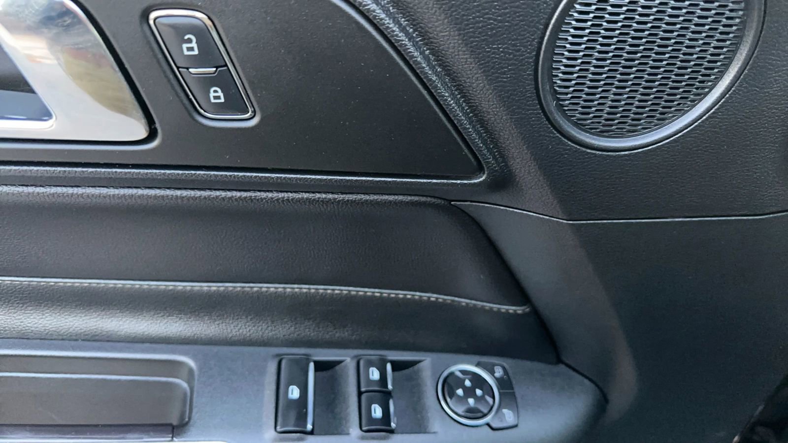 Used 2015 Ford Mustang Premium RWD image 12