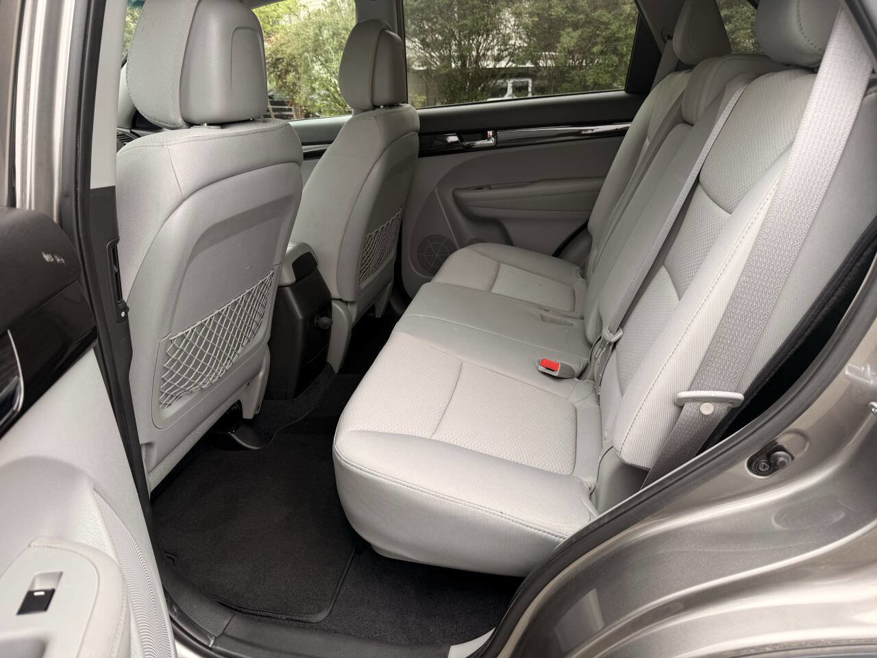 Used 2013 Kia Sorento LX w/ Convenience Pkg FWD image 9