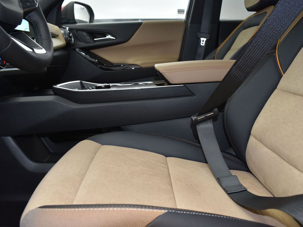 New 2026 Chevrolet Equinox ACTIV w/ Convenience Package III AWD/4WD image 13