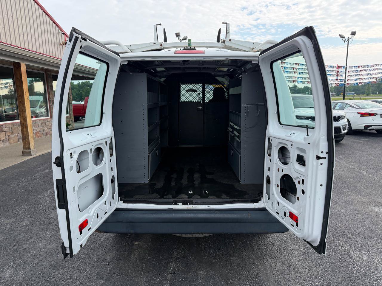 Used 2014 Ford E-150 and Econoline 150 RWD image 6