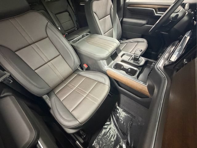 Used 2026 Chevrolet Silverado 1500 High Country AWD/4WD image 23