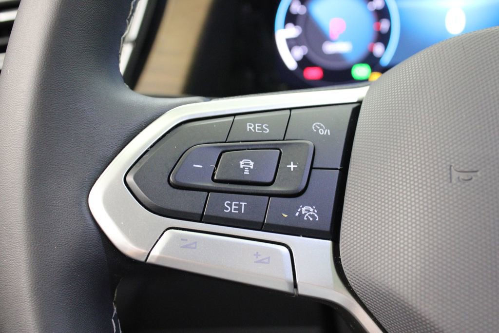Certified 2024 Volkswagen Atlas SE FWD image 26