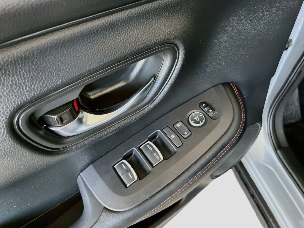 Used 2025 Honda HR-V Sport image 18