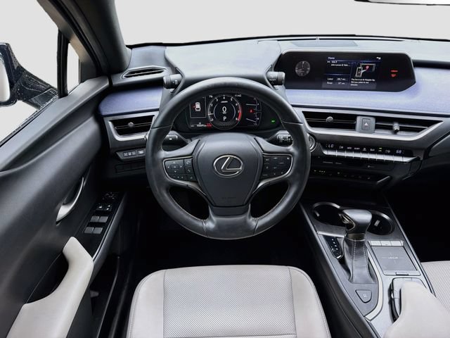 Used 2019 Lexus UX 200 w/ Premium Package FWD image 17