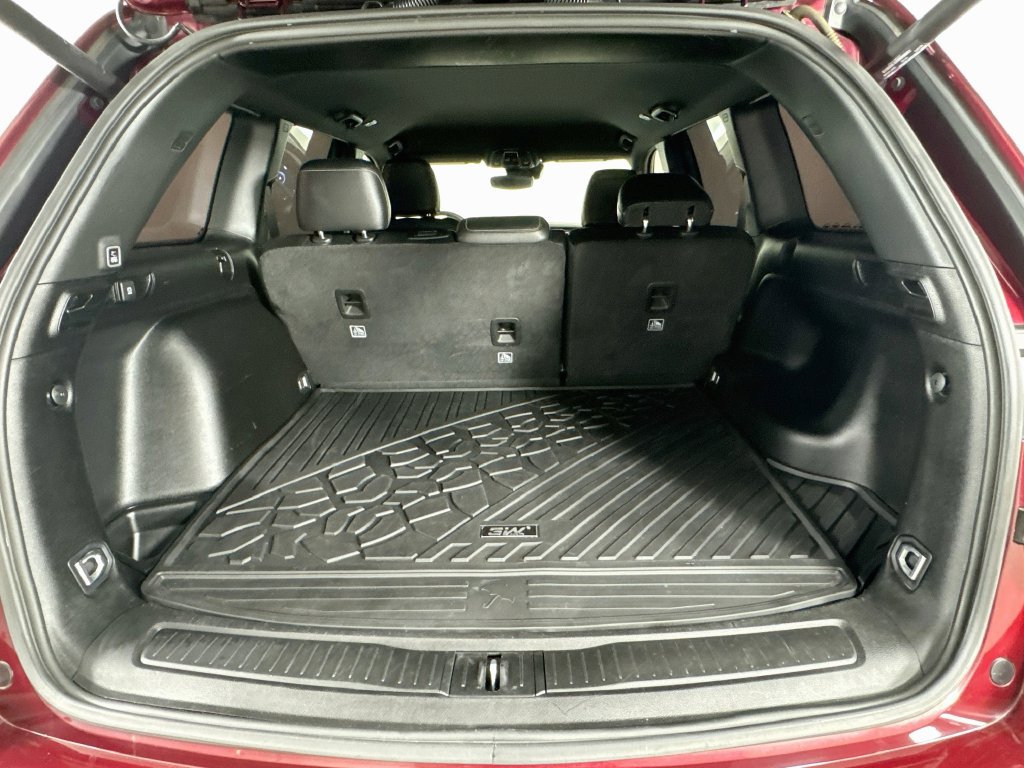 Used 2023 Jeep Grand Cherokee Altitude RWD image 32