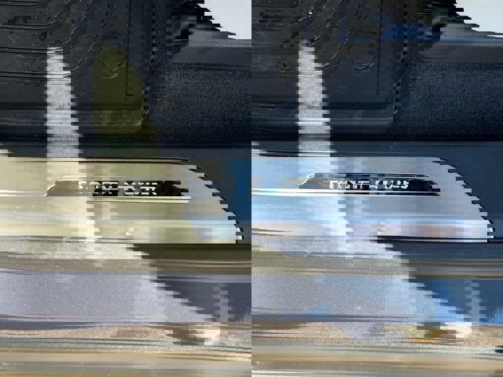 New 2026 Land Rover Range Rover Sport SE image 13