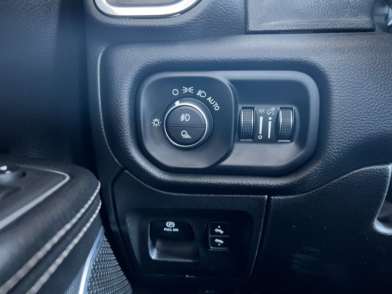 Used 2023 RAM 1500 Laramie image 22