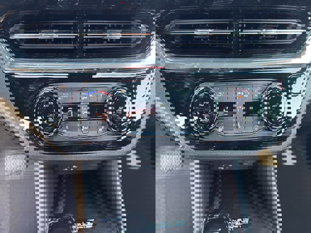 New 2026 Buick Envista Sport Touring image 13