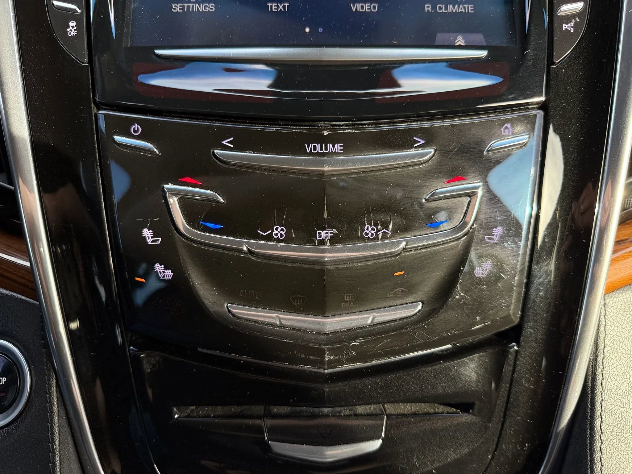 Used 2017 Cadillac Escalade Premium Luxury image 40