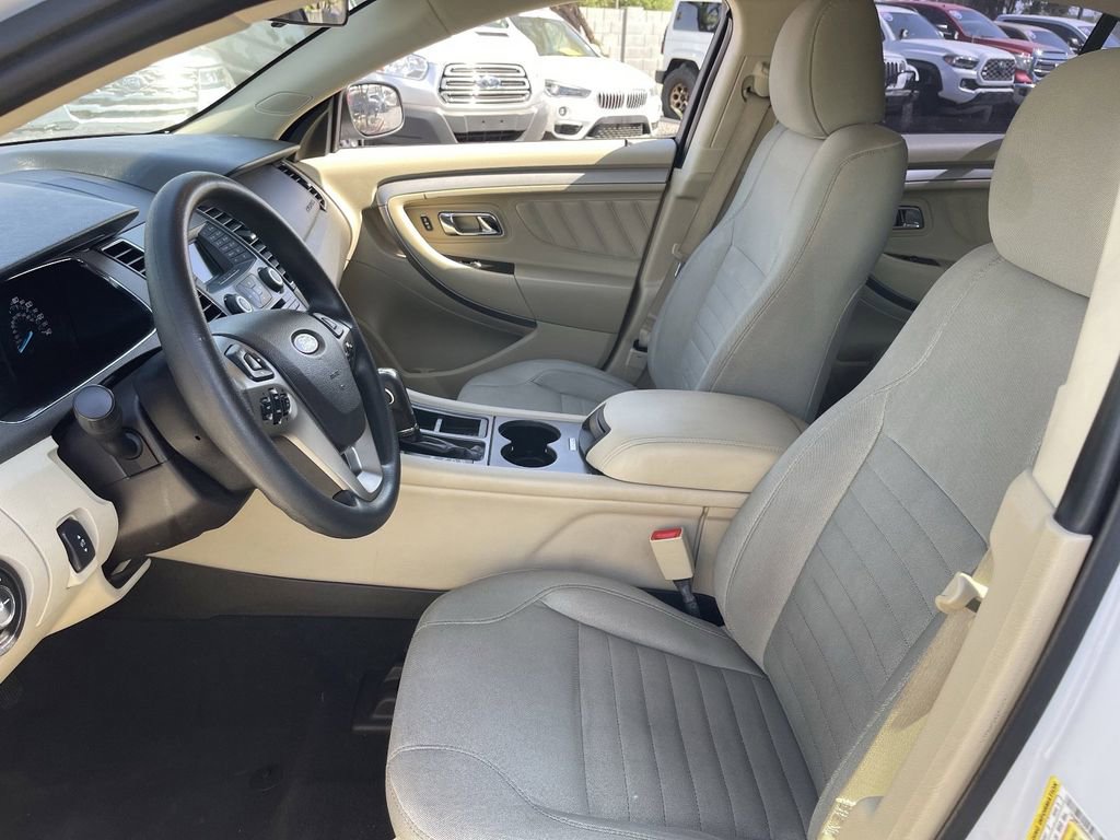 Used 2019 Ford Taurus SE image 18
