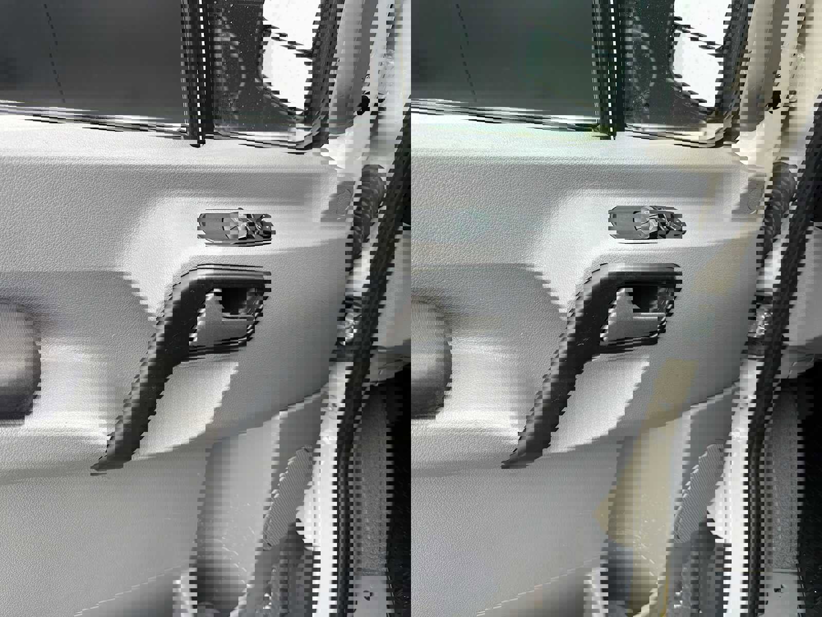 Used 2018 Mercedes-Benz Sprinter 2500 image 27