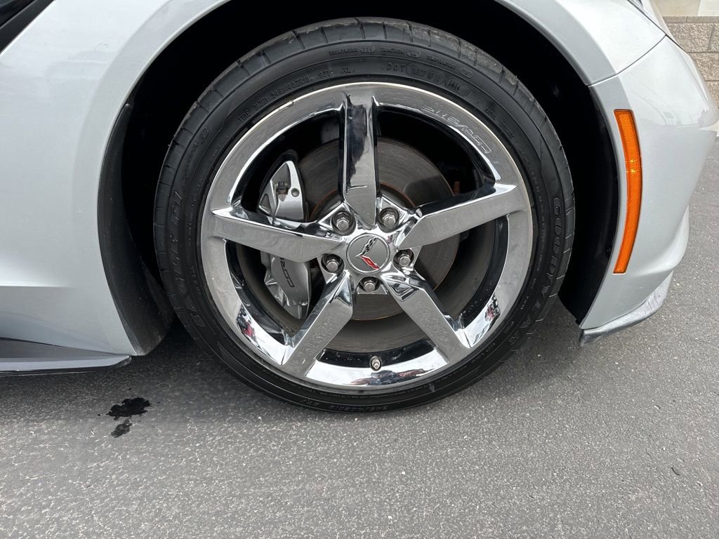 Used 2017 Chevrolet Corvette Stingray Coupe w/ 3LT Preferred Equipment Group image 3