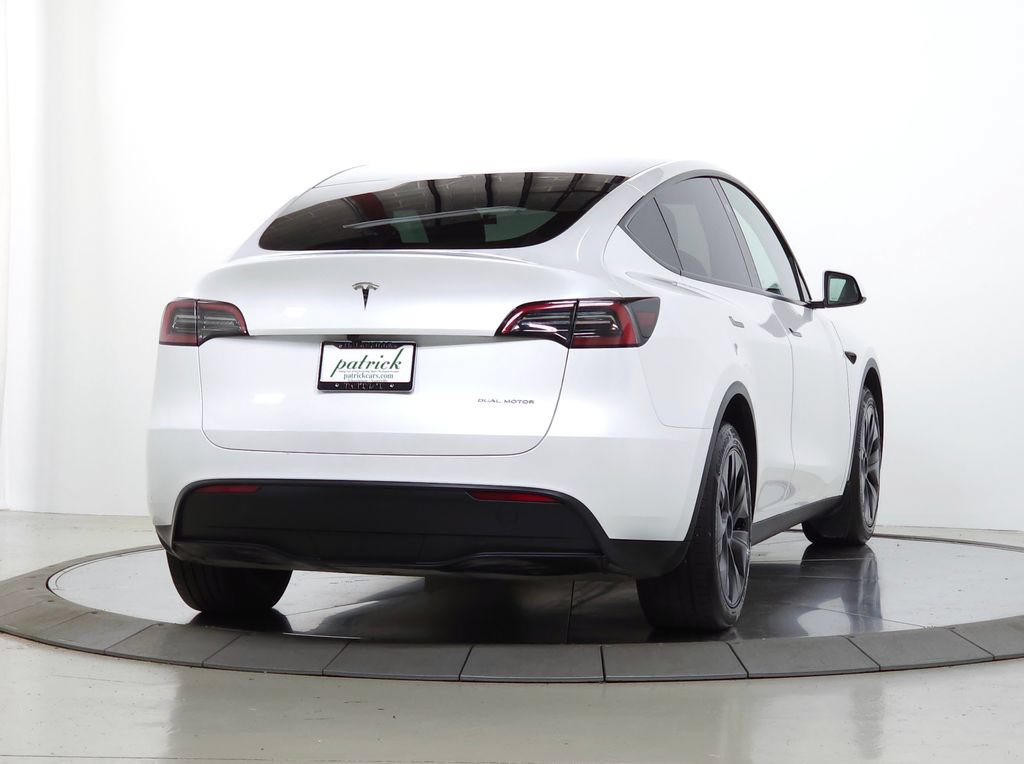 Used 2025 Tesla Model Y Long Range AWD/4WD image 8